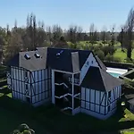 Le Cocon De Avec Terrasse, Piscine Et Tennis Apartment