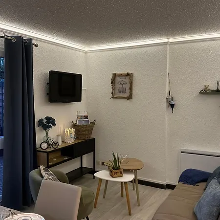 公寓 Le Cocon De Avec Terrasse, Piscine Et Tennis *