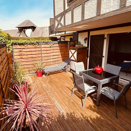 Le Cocon De Avec Terrasse, Piscine Et Tennis דירה קאבורג