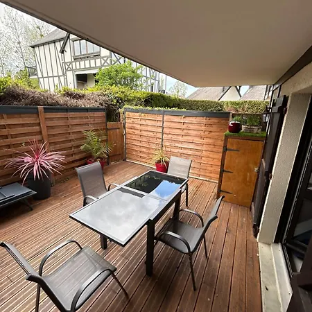 Le Cocon De Avec Terrasse, Piscine Et Tennis * Cabourg